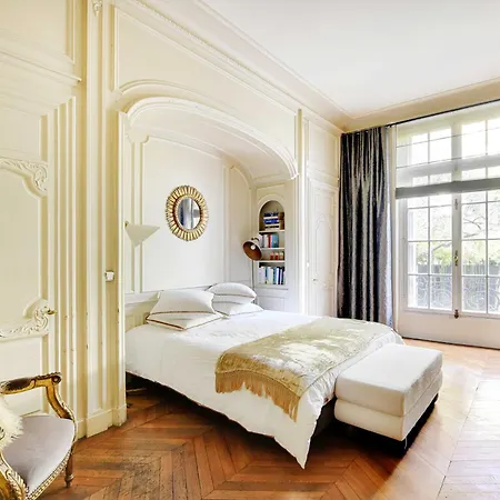 Apartment Elegant Cocoon With Terrace -br3 For 6p- Trocadero